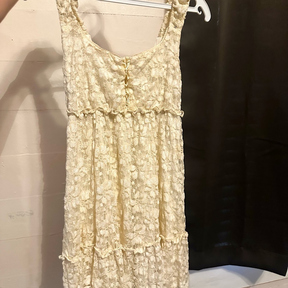 Elegant Cream Lace Dress